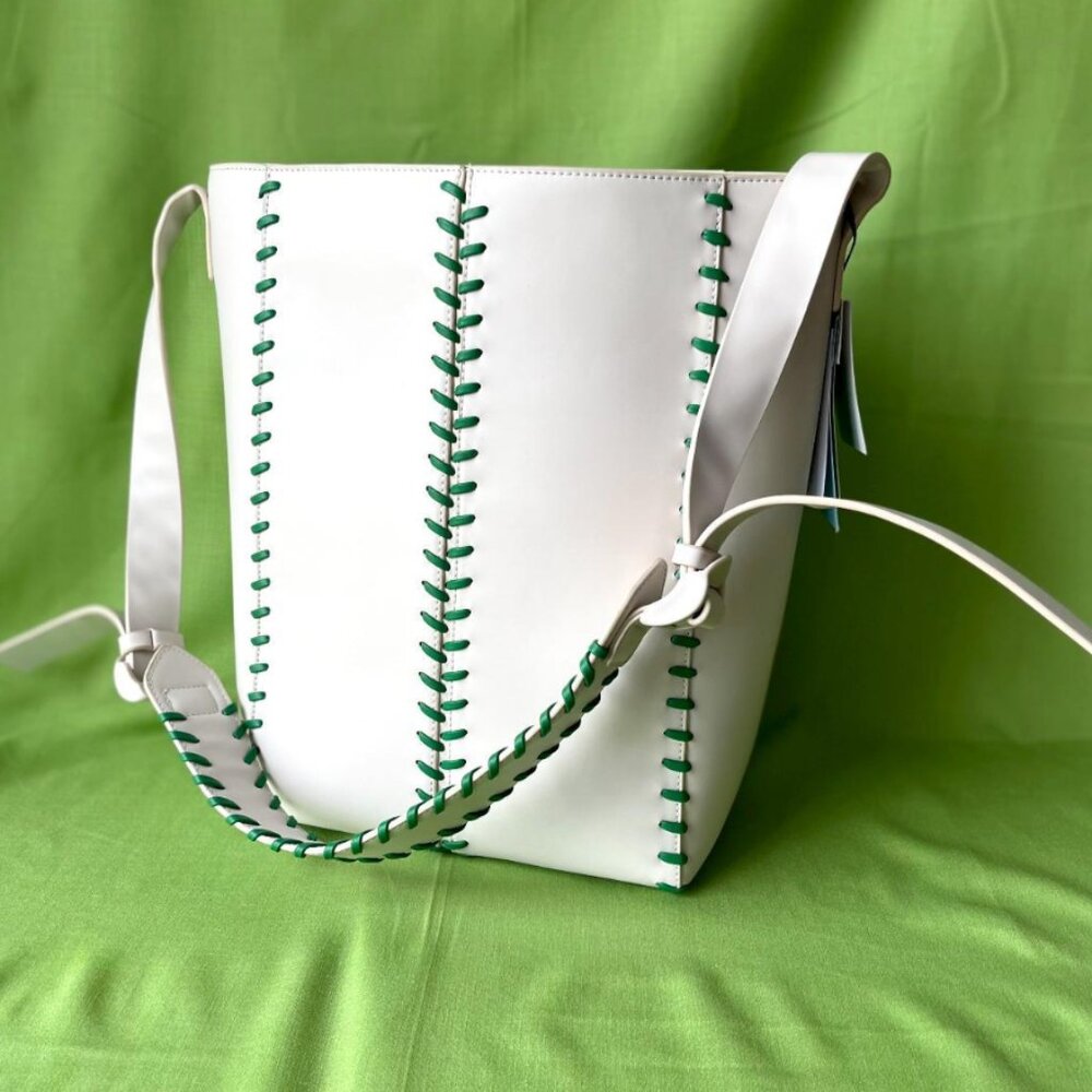 NWT. Hvisk CASSET BRAID SOFT BAG Tote Bag Bucket Bag Shoulder Bag - NET WHITE